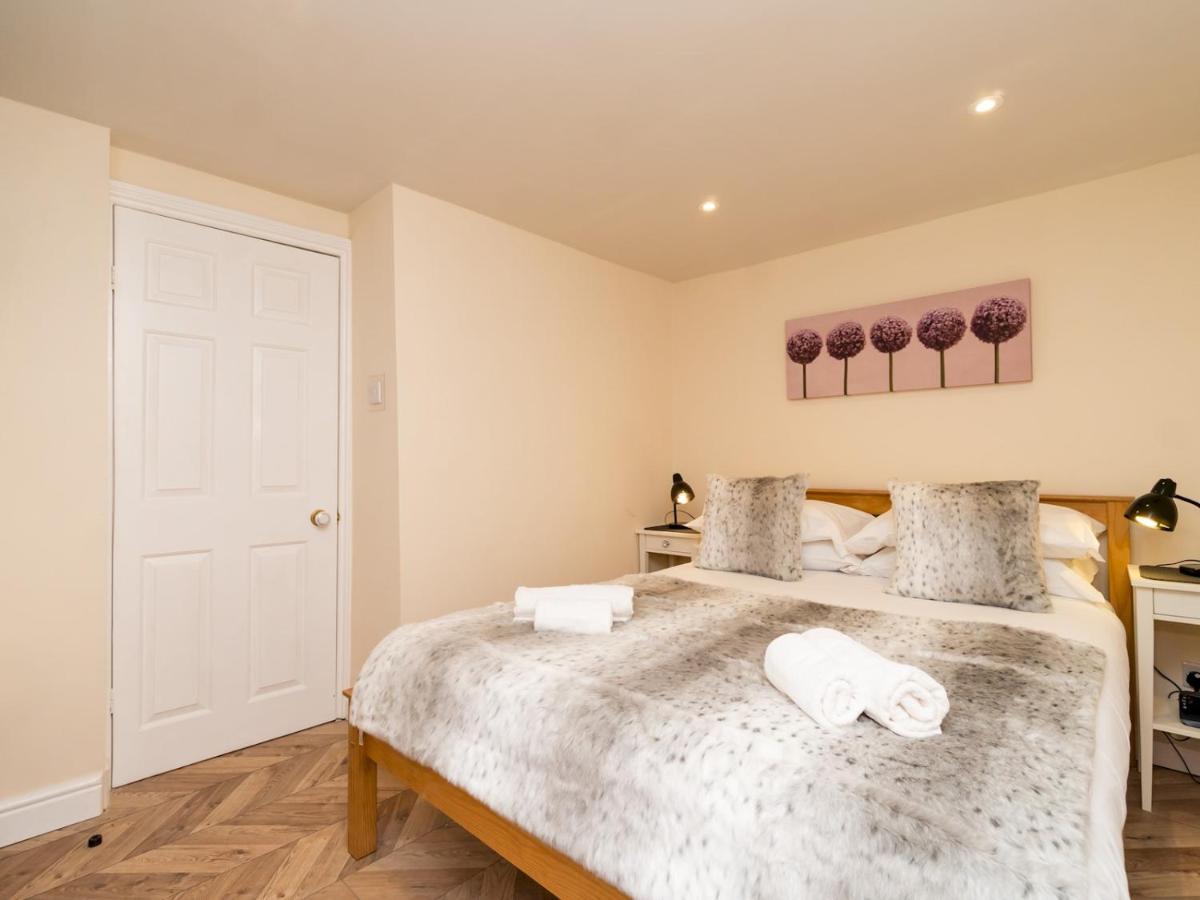 Pass The Keys Lovely 1 Bed Apartment With Free Parking Bath Ngoại thất bức ảnh