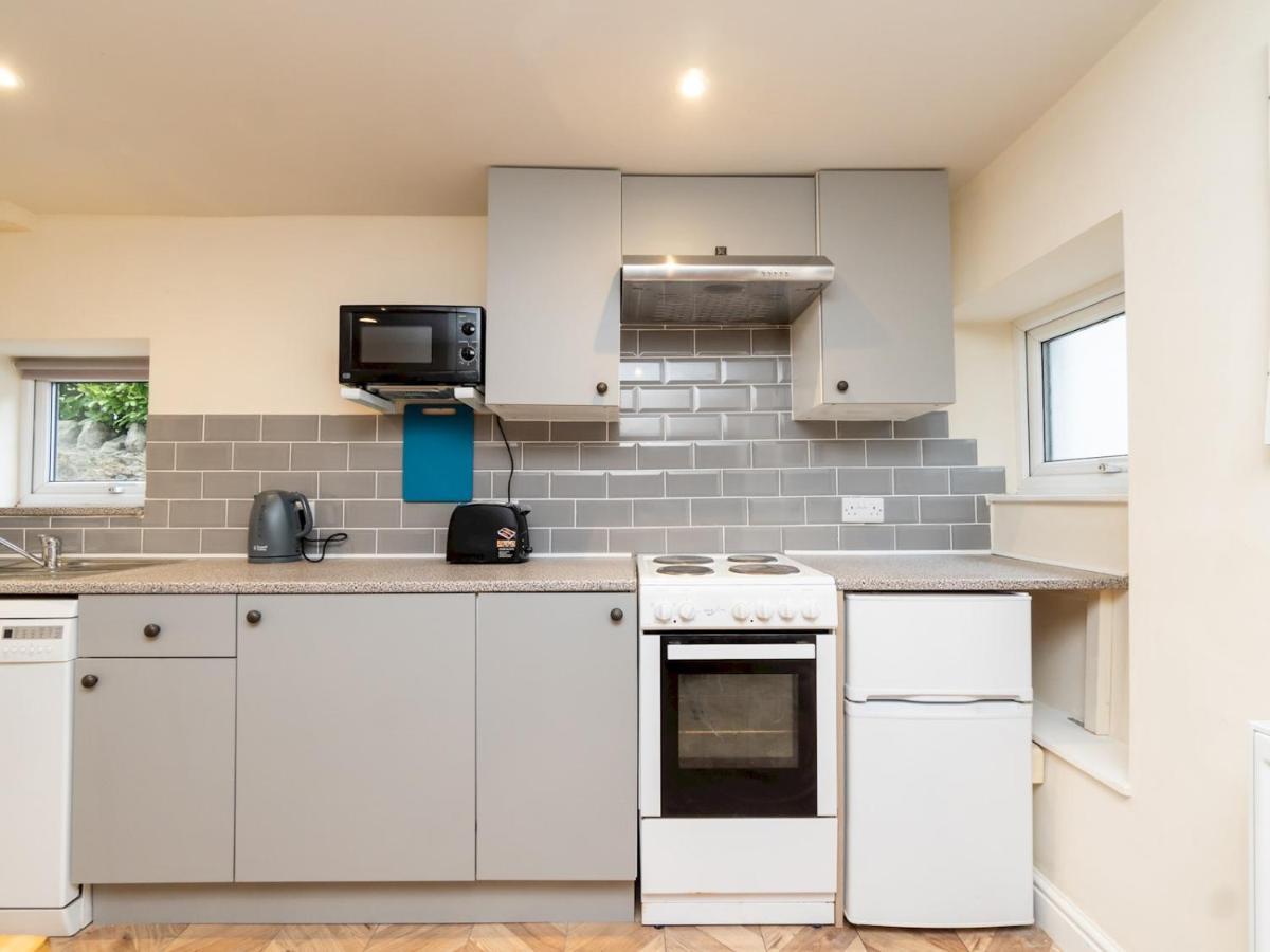 Pass The Keys Lovely 1 Bed Apartment With Free Parking Bath Ngoại thất bức ảnh