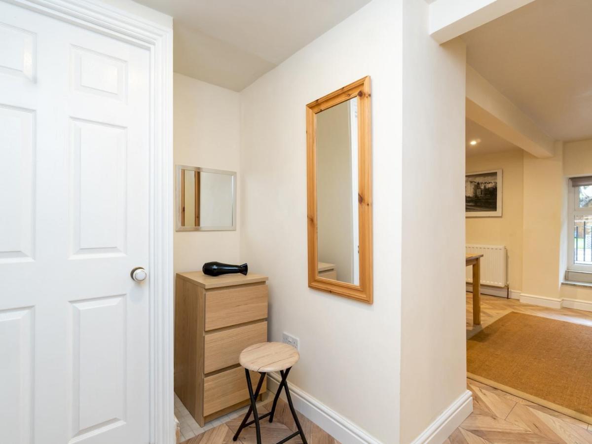 Pass The Keys Lovely 1 Bed Apartment With Free Parking Bath Ngoại thất bức ảnh